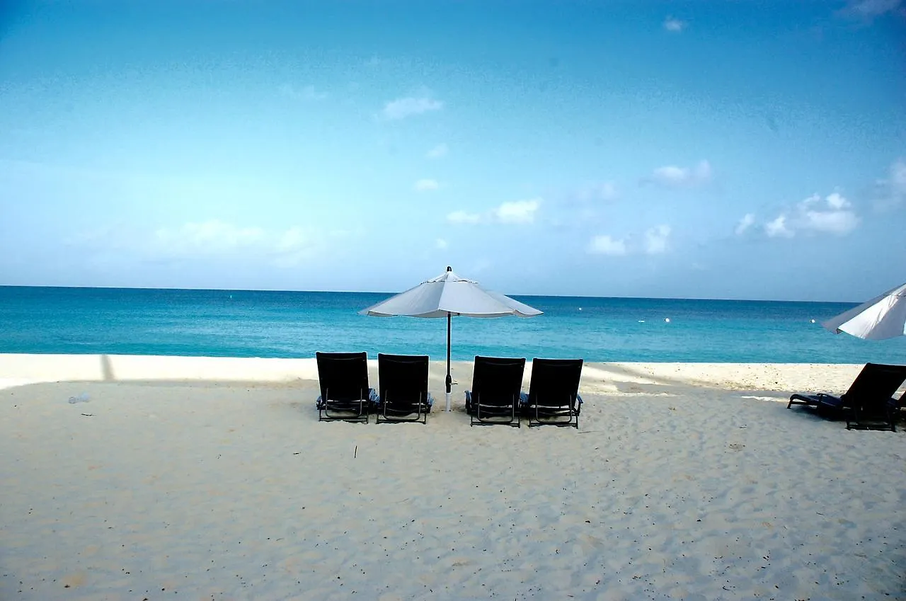 Regal Beach Club Dog City 0*,  جزر كايمان