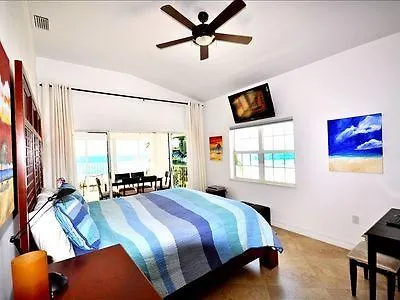 Regal Beach Club Dog City 0*,  جزر كايمان