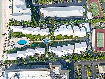 Regal Beach Club Dog City جزر كايمان