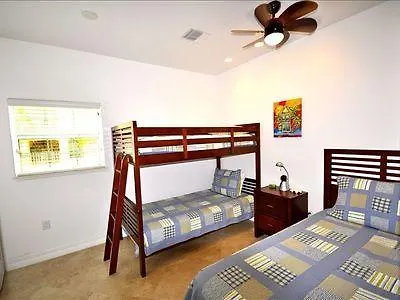 Regal Beach Club Dog City 0*,  جزر كايمان